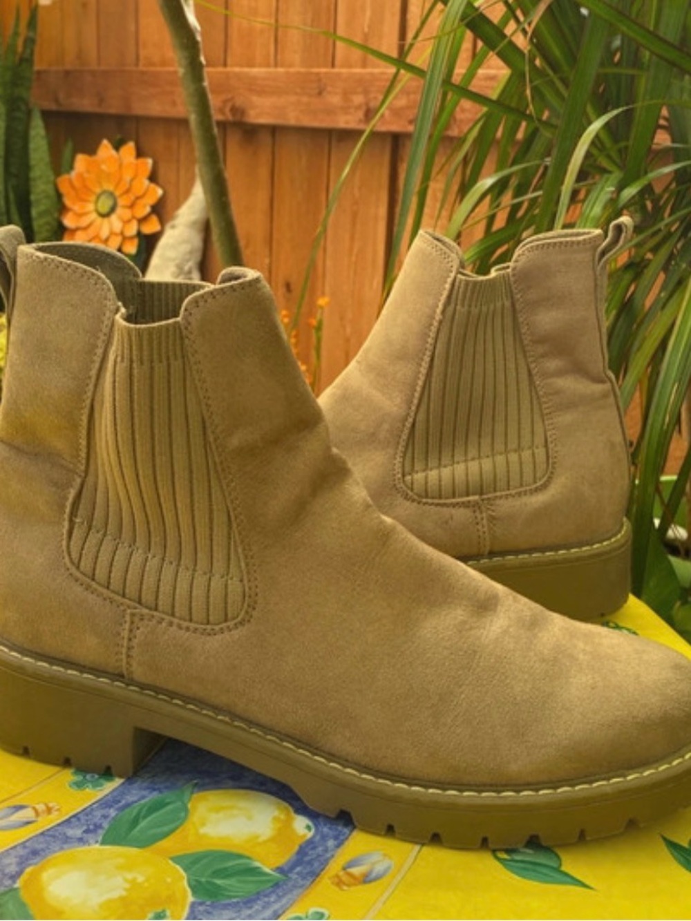 Women’s Black Rivet Ankle Boots in Taupe Suede! Size 9.5M